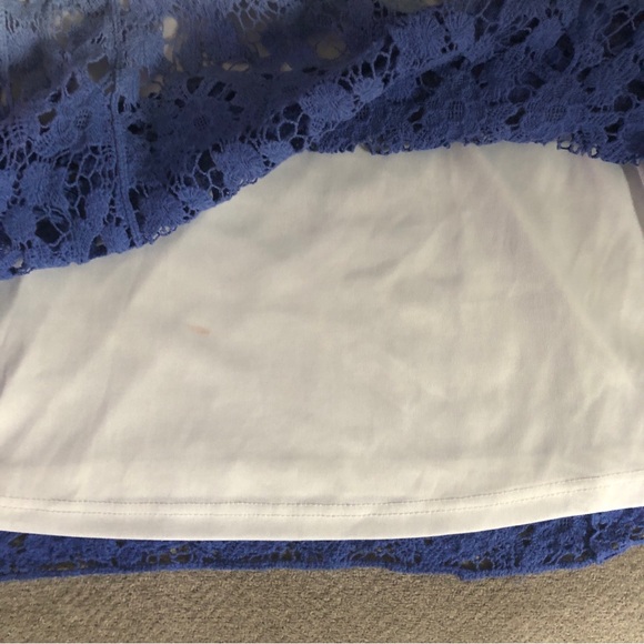 V-Cristina blue & white crochet top / tunic - Picture 7 of 8